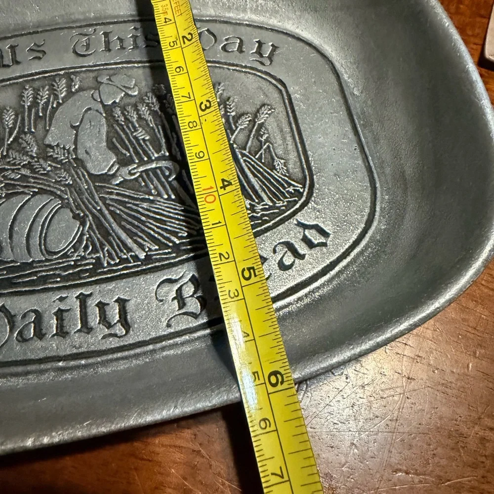 Wilton Armetale‎ Pewter Tray with Engraved Design